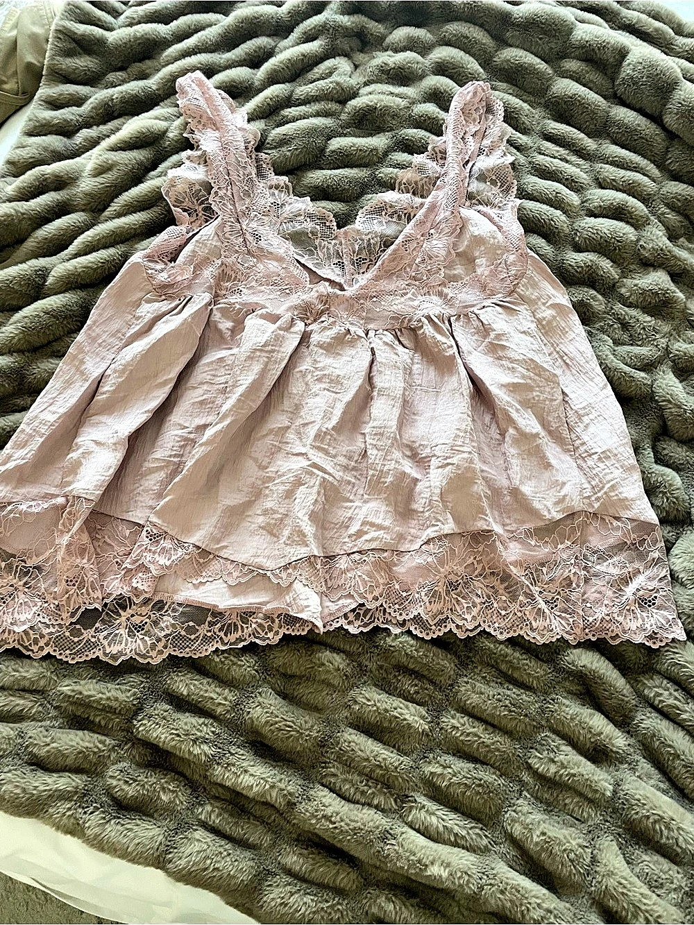 Free People Lacy Essential Tunic Cami Lace Camisole in lilac Size Medium NWT - Picture 4 of 5